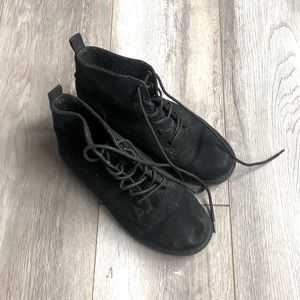 Black lace up booties ♥️